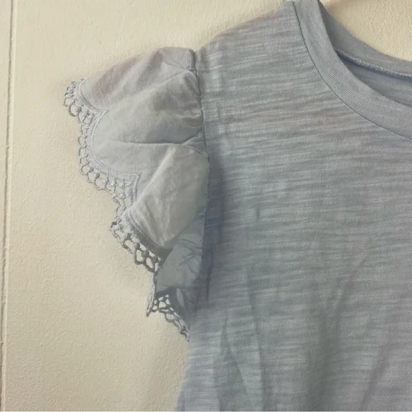 Arizona Jean Co Light Blue Short Sleeve Ruffle T-Shirt - Picture 2 of 5
